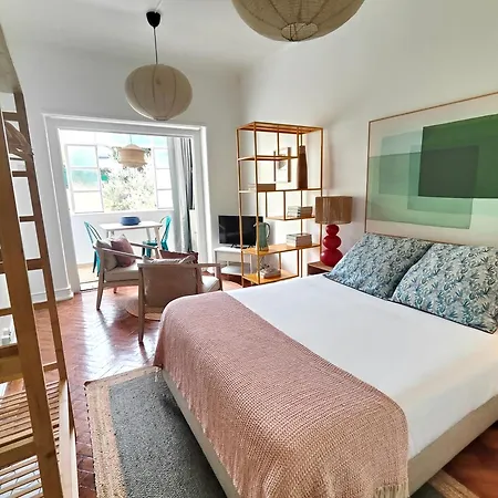 Bright, Spacious And Well-located, By Timecooler Лиссабон